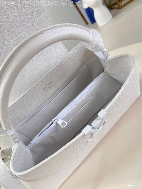 WIS MM-33*19*9CM LOUIS VUITTON CAPUCINES 0713
